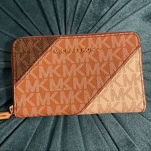 Micheal Kors wallet